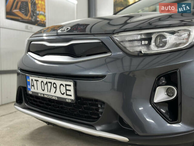 Серый Киа Stonic, объемом двигателя 1.4 л и пробегом 137 тыс. км за 11850 $, фото 20 на Automoto.ua