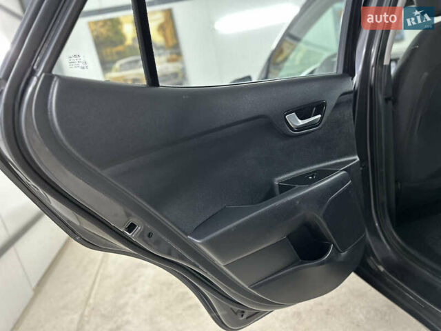 Серый Киа Stonic, объемом двигателя 1.4 л и пробегом 137 тыс. км за 11850 $, фото 97 на Automoto.ua