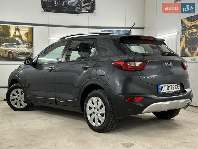 Серый Киа Stonic, объемом двигателя 1.4 л и пробегом 137 тыс. км за 11850 $, фото 33 на Automoto.ua
