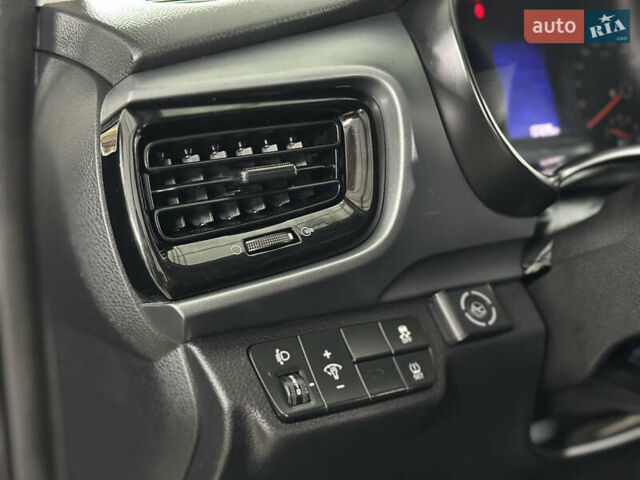 Серый Киа Stonic, объемом двигателя 1.4 л и пробегом 137 тыс. км за 11850 $, фото 68 на Automoto.ua