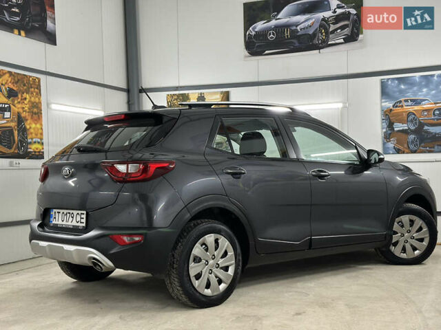 Серый Киа Stonic, объемом двигателя 1.4 л и пробегом 137 тыс. км за 11850 $, фото 50 на Automoto.ua