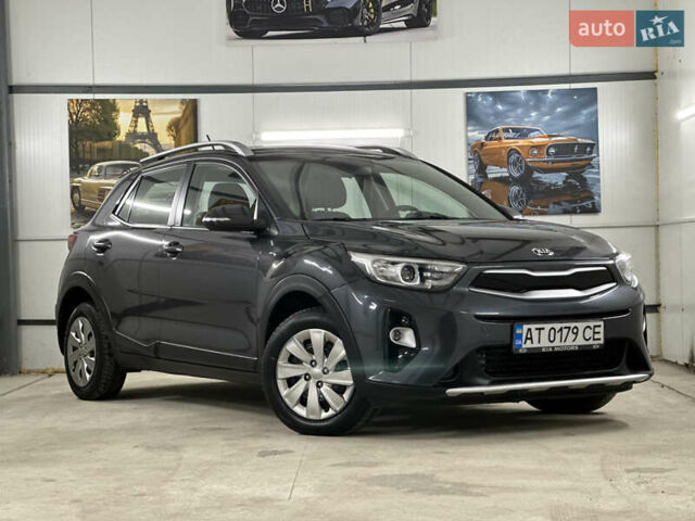 Серый Киа Stonic, объемом двигателя 1.4 л и пробегом 137 тыс. км за 11850 $, фото 10 на Automoto.ua