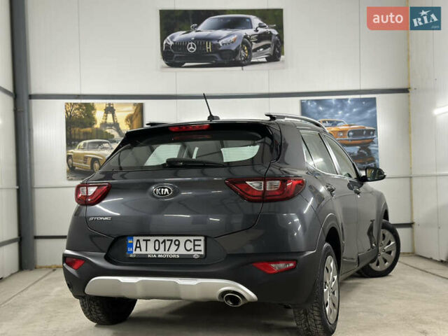 Серый Киа Stonic, объемом двигателя 1.4 л и пробегом 137 тыс. км за 11850 $, фото 49 на Automoto.ua