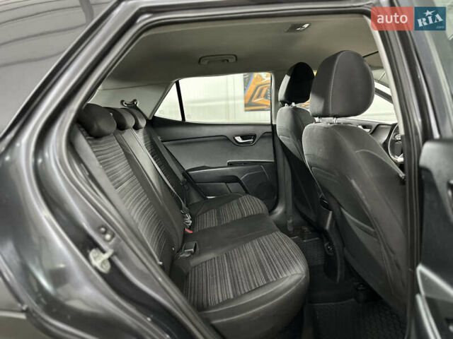 Серый Киа Stonic, объемом двигателя 1.4 л и пробегом 137 тыс. км за 11850 $, фото 96 на Automoto.ua