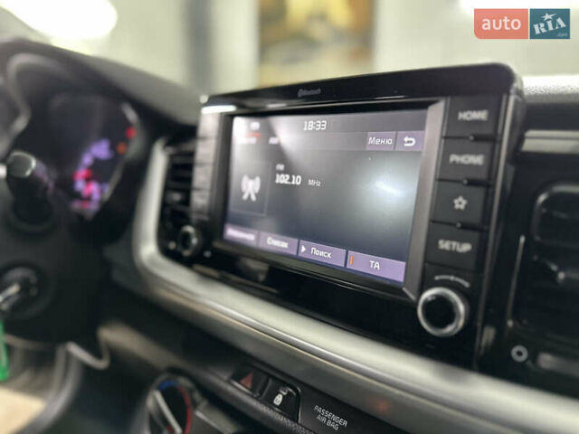 Серый Киа Stonic, объемом двигателя 1.4 л и пробегом 137 тыс. км за 11850 $, фото 90 на Automoto.ua