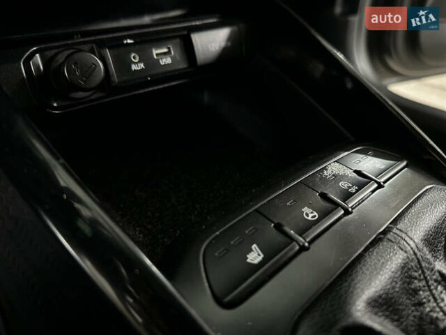 Серый Киа Stonic, объемом двигателя 1.4 л и пробегом 137 тыс. км за 11850 $, фото 75 на Automoto.ua