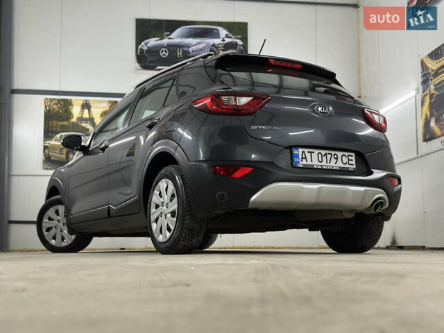 Серый Киа Stonic, объемом двигателя 1.4 л и пробегом 137 тыс. км за 11850 $, фото 32 на Automoto.ua