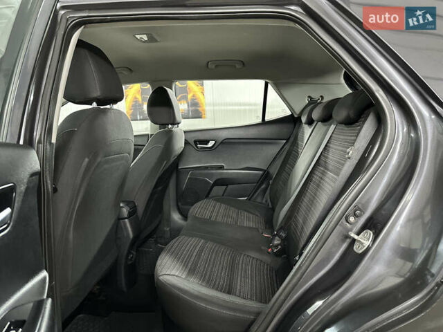 Серый Киа Stonic, объемом двигателя 1.4 л и пробегом 137 тыс. км за 11850 $, фото 100 на Automoto.ua