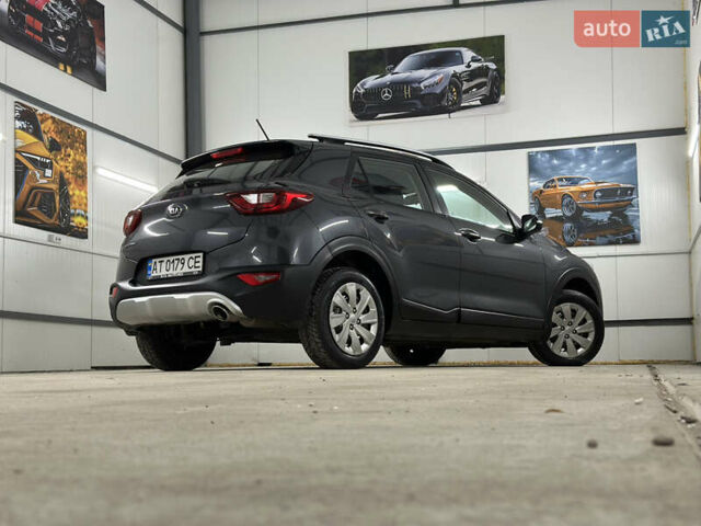 Серый Киа Stonic, объемом двигателя 1.4 л и пробегом 137 тыс. км за 11850 $, фото 47 на Automoto.ua
