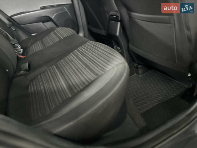 Серый Киа Stonic, объемом двигателя 1.4 л и пробегом 137 тыс. км за 11850 $, фото 94 на Automoto.ua