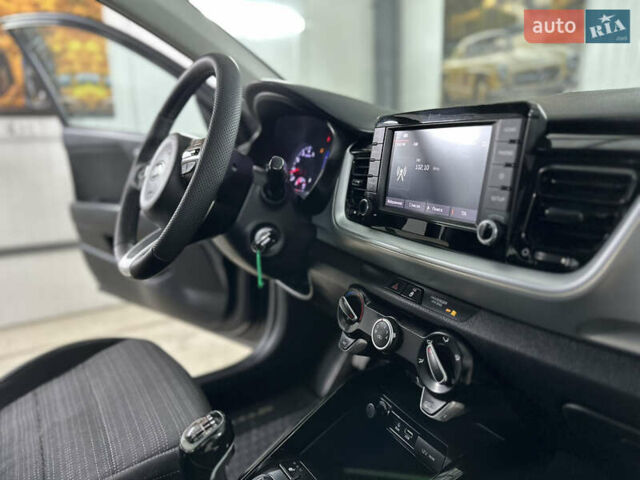 Серый Киа Stonic, объемом двигателя 1.4 л и пробегом 137 тыс. км за 11850 $, фото 83 на Automoto.ua