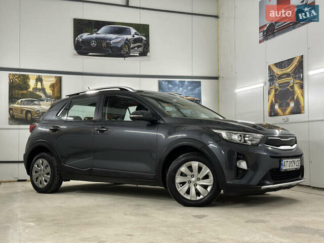 Серый Киа Stonic, объемом двигателя 1.4 л и пробегом 137 тыс. км за 11850 $, фото 11 на Automoto.ua