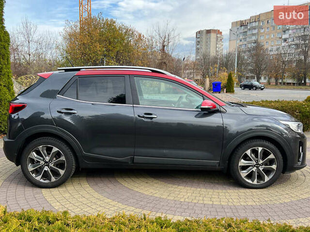 Серый Киа Stonic, объемом двигателя 1.37 л и пробегом 83 тыс. км за 18500 $, фото 7 на Automoto.ua