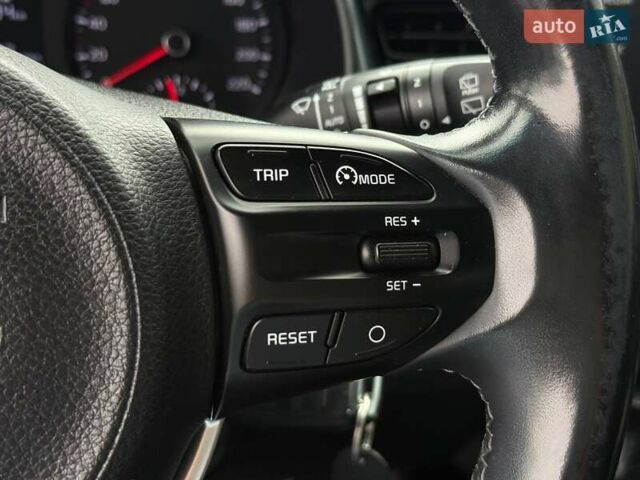 Сірий Кіа Stonic, об'ємом двигуна 1.37 л та пробігом 58 тис. км за 16800 $, фото 27 на Automoto.ua