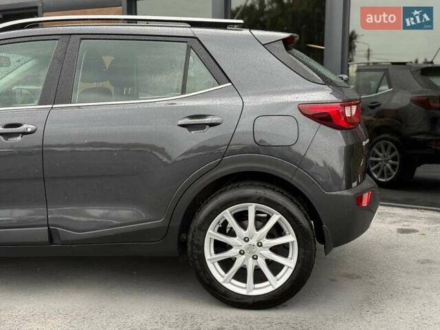 Сірий Кіа Stonic, об'ємом двигуна 1.37 л та пробігом 58 тис. км за 16800 $, фото 9 на Automoto.ua