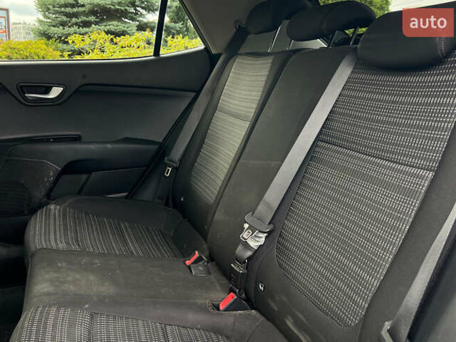 Серый Киа Stonic, объемом двигателя 1.37 л и пробегом 83 тыс. км за 18500 $, фото 21 на Automoto.ua