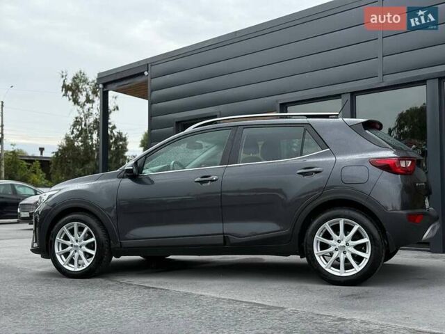 Сірий Кіа Stonic, об'ємом двигуна 1.37 л та пробігом 58 тис. км за 16800 $, фото 8 на Automoto.ua