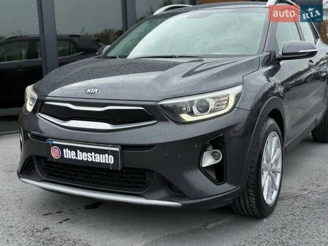 Сірий Кіа Stonic, об'ємом двигуна 1.37 л та пробігом 58 тис. км за 16800 $, фото 1 на Automoto.ua