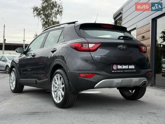 Сірий Кіа Stonic, об'ємом двигуна 1.37 л та пробігом 58 тис. км за 16800 $, фото 13 на Automoto.ua
