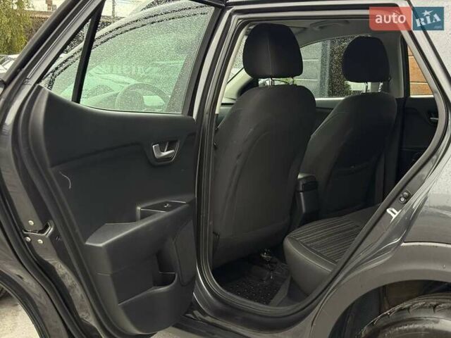 Сірий Кіа Stonic, об'ємом двигуна 1.37 л та пробігом 58 тис. км за 16800 $, фото 36 на Automoto.ua