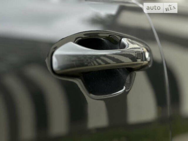 Сірий Кіа Stonic, об'ємом двигуна 1.37 л та пробігом 45 тис. км за 19000 $, фото 38 на Automoto.ua