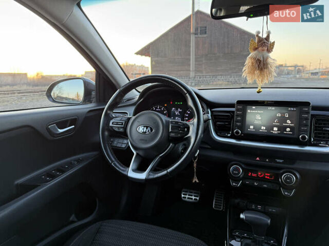 Сірий Кіа Stonic, об'ємом двигуна 1.4 л та пробігом 67 тис. км за 16850 $, фото 23 на Automoto.ua