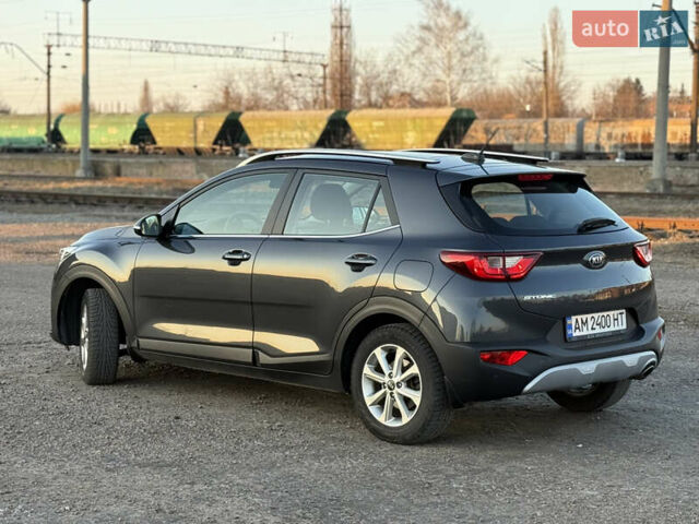 Сірий Кіа Stonic, об'ємом двигуна 1.4 л та пробігом 67 тис. км за 16850 $, фото 3 на Automoto.ua