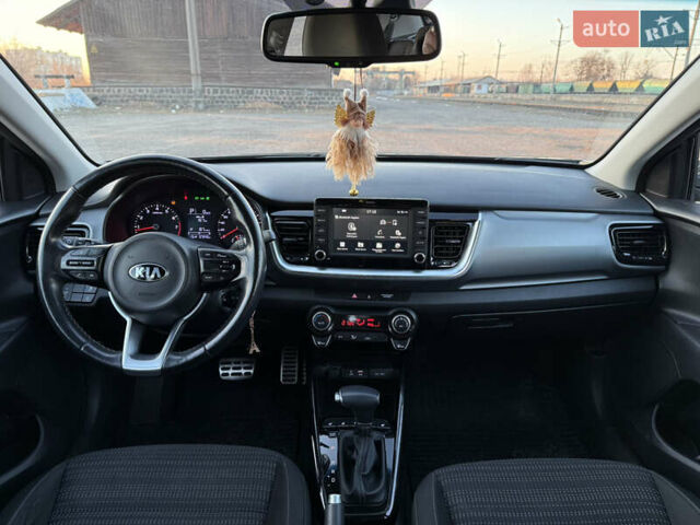 Сірий Кіа Stonic, об'ємом двигуна 1.4 л та пробігом 67 тис. км за 16850 $, фото 24 на Automoto.ua