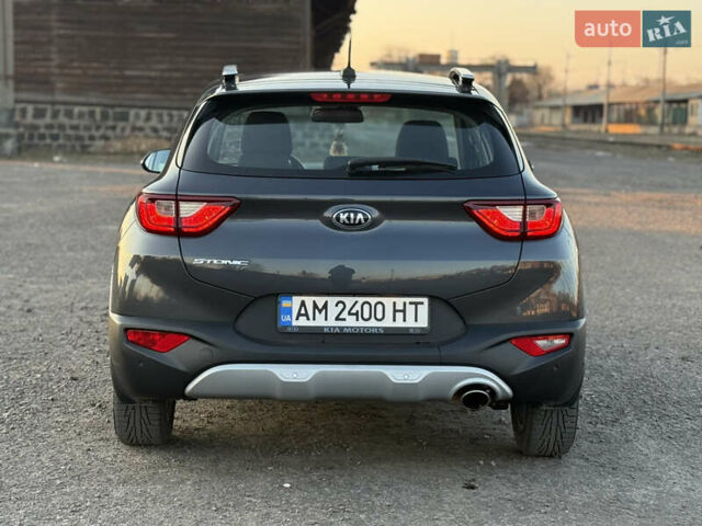 Сірий Кіа Stonic, об'ємом двигуна 1.4 л та пробігом 67 тис. км за 16850 $, фото 4 на Automoto.ua