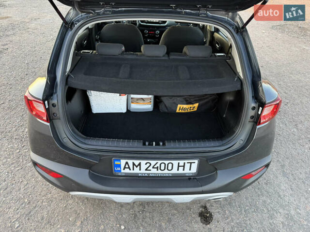 Сірий Кіа Stonic, об'ємом двигуна 1.4 л та пробігом 67 тис. км за 16850 $, фото 32 на Automoto.ua