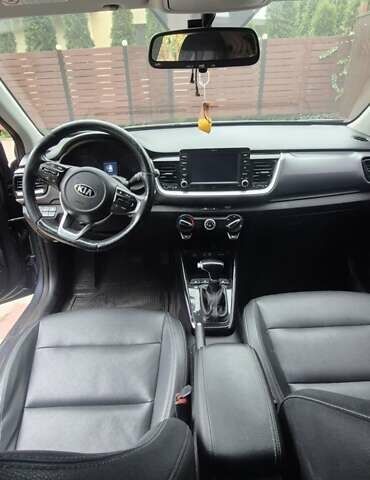 Синий Киа Stonic, объемом двигателя 1.6 л и пробегом 130 тыс. км за 15300 $, фото 5 на Automoto.ua