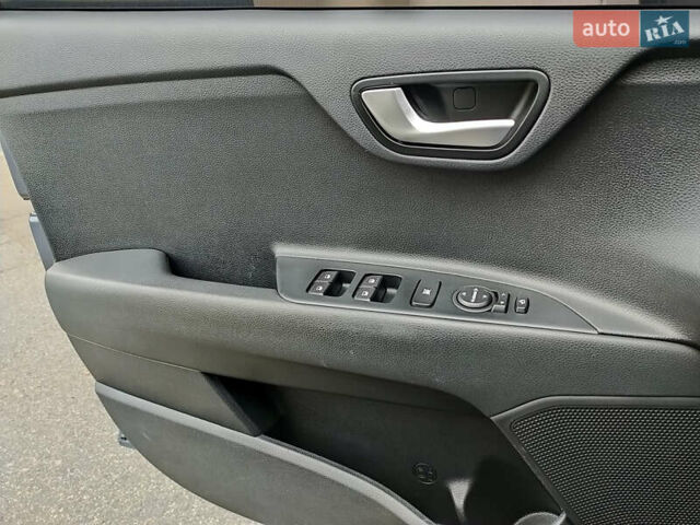 Синий Киа Stonic, объемом двигателя 1.6 л и пробегом 144 тыс. км за 15955 $, фото 11 на Automoto.ua