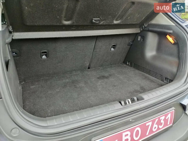 Синий Киа Stonic, объемом двигателя 1.6 л и пробегом 144 тыс. км за 15955 $, фото 23 на Automoto.ua