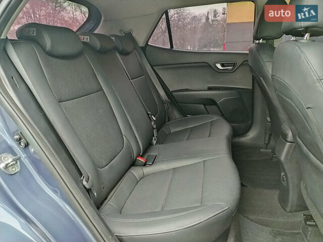 Синий Киа Stonic, объемом двигателя 1.6 л и пробегом 144 тыс. км за 15955 $, фото 15 на Automoto.ua