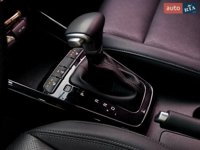 Синий Киа Stonic, объемом двигателя 1.6 л и пробегом 134 тыс. км за 16555 $, фото 21 на Automoto.ua