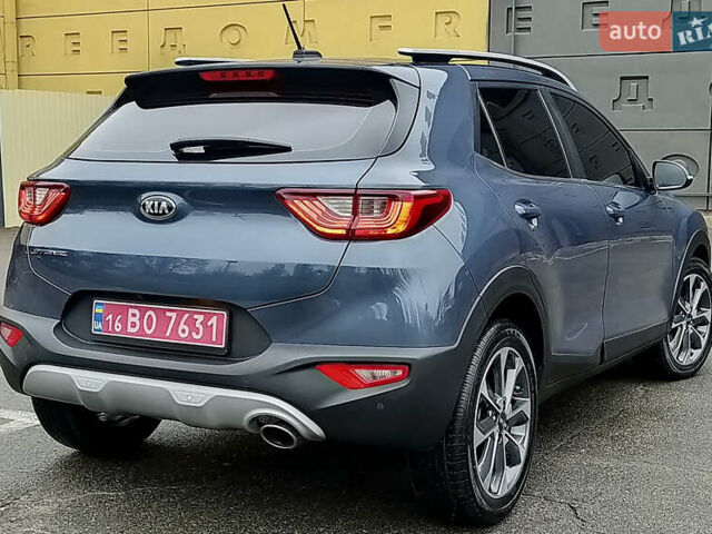 Синий Киа Stonic, объемом двигателя 1.6 л и пробегом 144 тыс. км за 15955 $, фото 9 на Automoto.ua