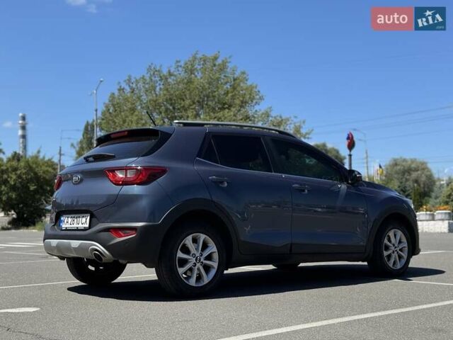 Синий Киа Stonic, объемом двигателя 1.37 л и пробегом 30 тыс. км за 16800 $, фото 37 на Automoto.ua