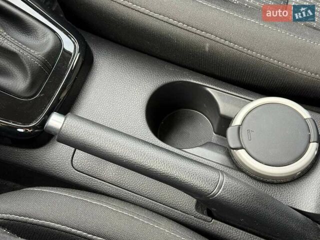 Киа Stonic 2020 в Одессе на Automoto.ua Синий Киа Stonic, объемом двигателя 1.37 л и пробегом 12 тыс. км за 18881 $, фото 30 на Automoto.ua