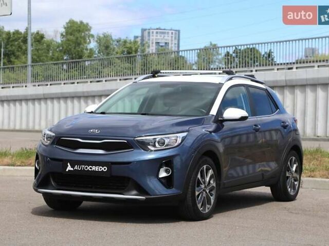 Синій Кіа Stonic, об'ємом двигуна 1.37 л та пробігом 101 тис. км за 15500 $, фото 2 на Automoto.ua