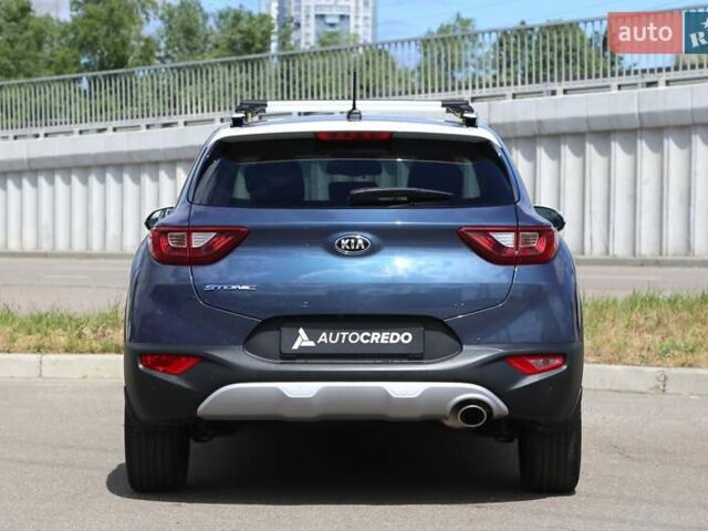 Синій Кіа Stonic, об'ємом двигуна 1.37 л та пробігом 101 тис. км за 15500 $, фото 4 на Automoto.ua