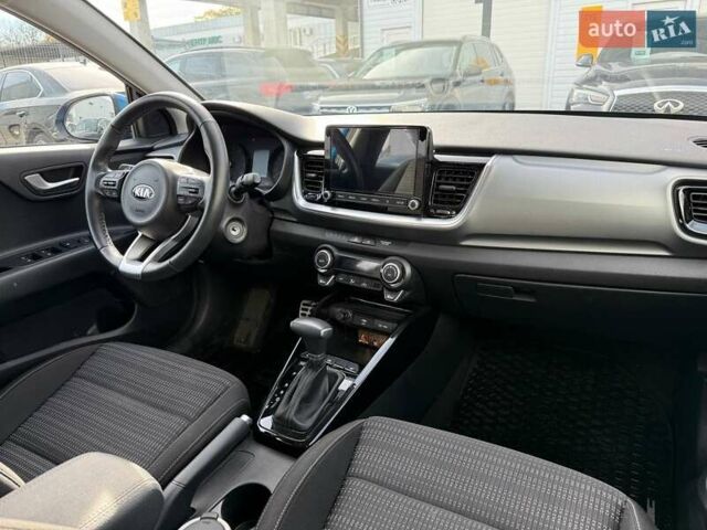 Киа Stonic 2020 в Одессе на Automoto.ua Синий Киа Stonic, объемом двигателя 1.37 л и пробегом 12 тыс. км за 18881 $, фото 16 на Automoto.ua