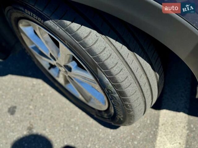 Синий Киа Stonic, объемом двигателя 1.37 л и пробегом 30 тыс. км за 16800 $, фото 11 на Automoto.ua