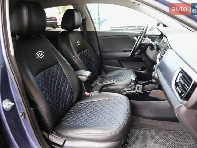 Синій Кіа Stonic, об'ємом двигуна 1.37 л та пробігом 101 тис. км за 15500 $, фото 9 на Automoto.ua