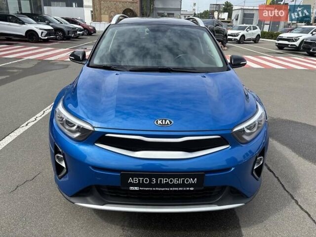 Синий Киа Stonic, объемом двигателя 1.37 л и пробегом 81 тыс. км за 17378 $, фото 4 на Automoto.ua