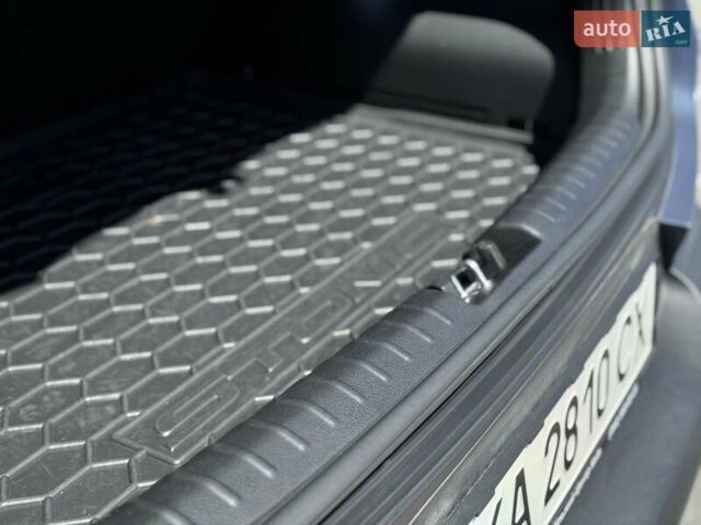Синий Киа Stonic, объемом двигателя 1.37 л и пробегом 30 тыс. км за 16800 $, фото 21 на Automoto.ua