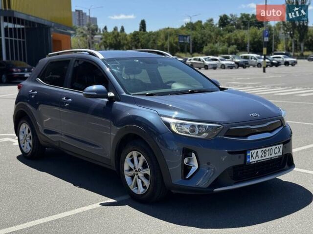 Синий Киа Stonic, объемом двигателя 1.37 л и пробегом 30 тыс. км за 16800 $, фото 33 на Automoto.ua