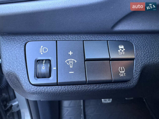 Зеленый Киа Stonic, объемом двигателя 1.37 л и пробегом 117 тыс. км за 11950 $, фото 34 на Automoto.ua