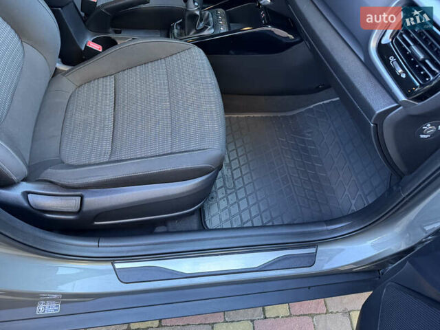 Зеленый Киа Stonic, объемом двигателя 1.37 л и пробегом 117 тыс. км за 11950 $, фото 28 на Automoto.ua