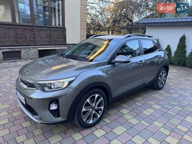 Зеленый Киа Stonic, объемом двигателя 1.37 л и пробегом 117 тыс. км за 11950 $, фото 17 на Automoto.ua