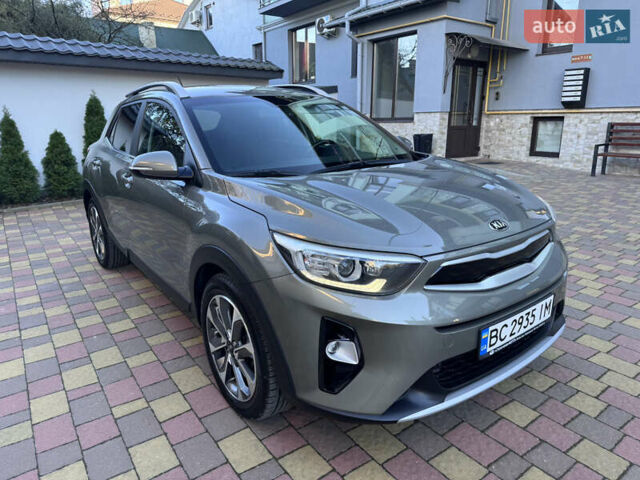 Зеленый Киа Stonic, объемом двигателя 1.37 л и пробегом 117 тыс. км за 11950 $, фото 20 на Automoto.ua